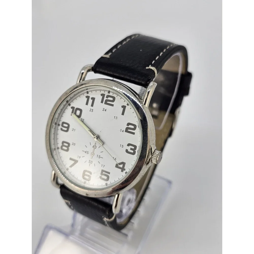 Men Easy Read Analog Watch 41MM White Dial Black Faux Leather Bands New‎ Battery
